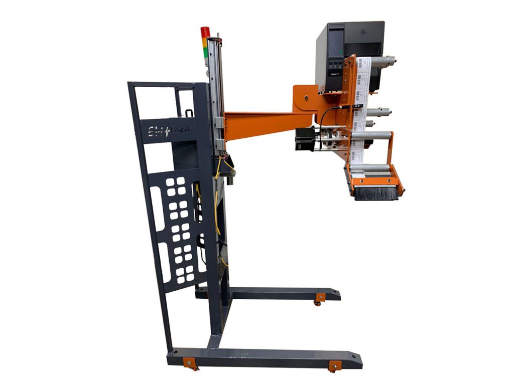 "O aplicador de etiqueta EMA120 PrintApply é uma verdadeira solução versátil para nossa operação, permitindo a aplicação precisa de etiquetas em uma ampla gama de produtos, desde embalagens pequenas até grandes caixas."