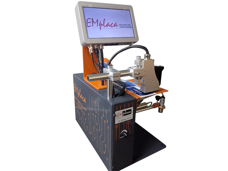 Com a função de dispensar as etiquetas e ao mesmo tempo fazer a marcação de informações finais de produto, o Dispensador de Etiquetas com Inkjet se torna um equipamento essencial para situações onde se precisa gravar lote, validade ou código de barras na parte final do processo de rotulagem.